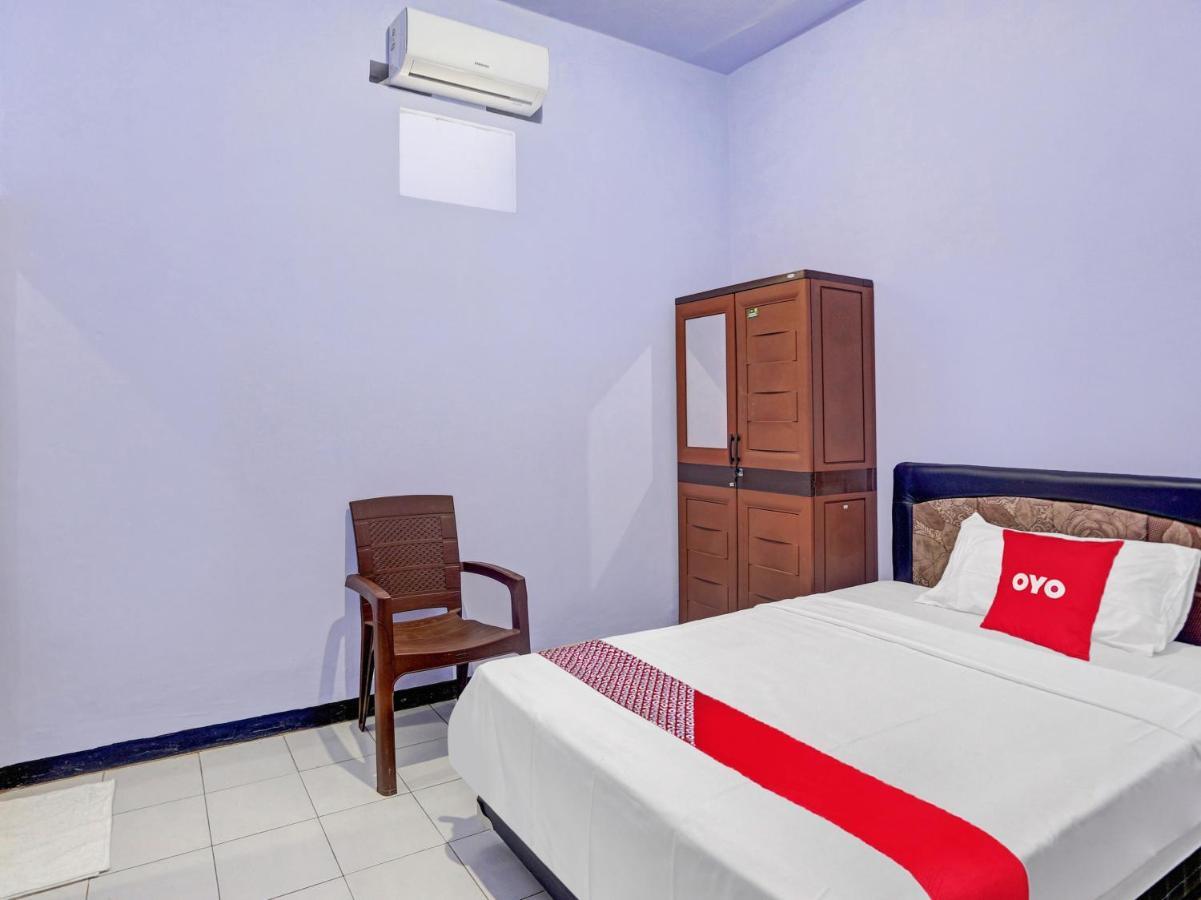 Oyo 90344 Wijayanti Hotel Banyuwangi  Exterior photo