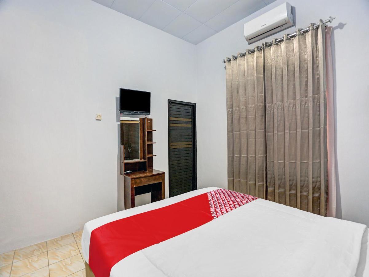 Oyo 90344 Wijayanti Hotel Banyuwangi  Exterior photo